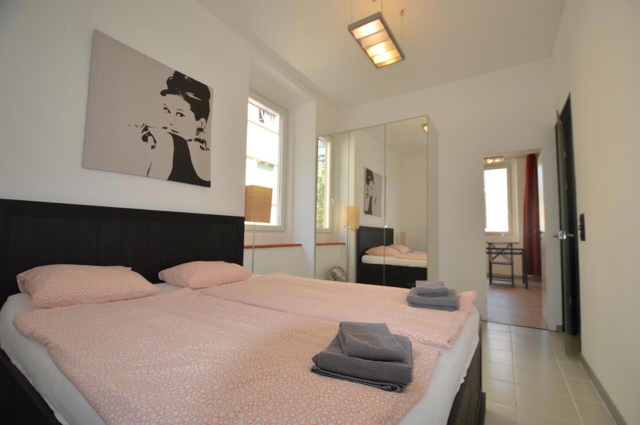 Guesthouse University By Lr - Self Check In Lugano Bagian luar foto