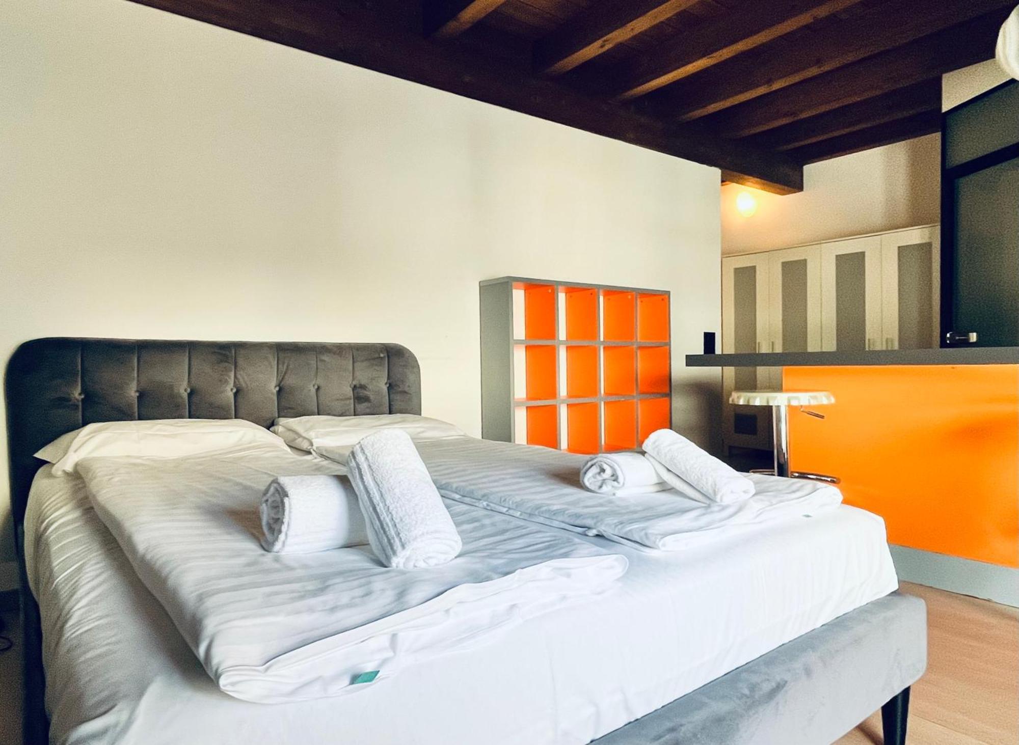 Guesthouse University By Lr - Self Check In Lugano Bagian luar foto