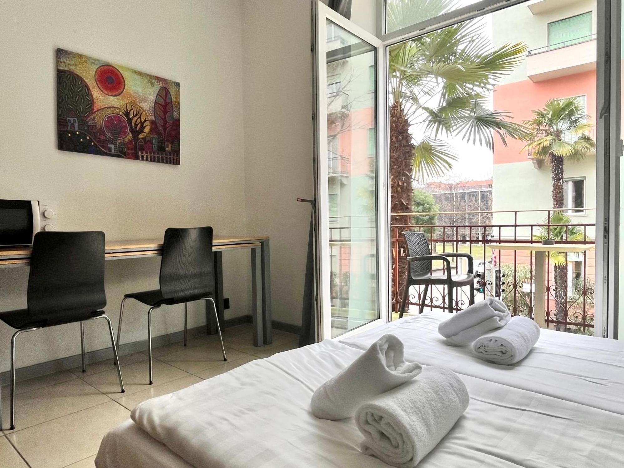 Guesthouse University By Lr - Self Check In Lugano Bagian luar foto