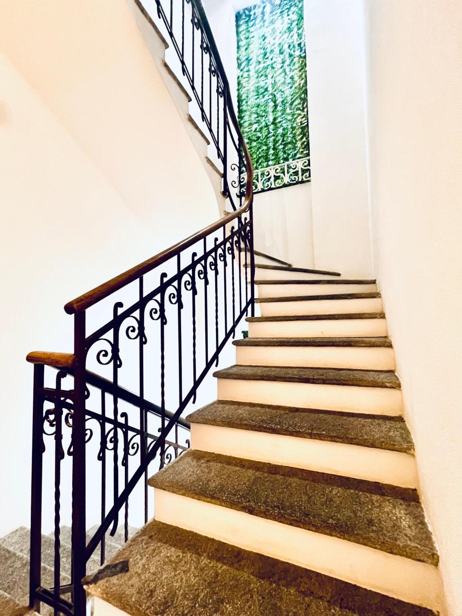 Guesthouse University By Lr - Self Check In Lugano Bagian luar foto