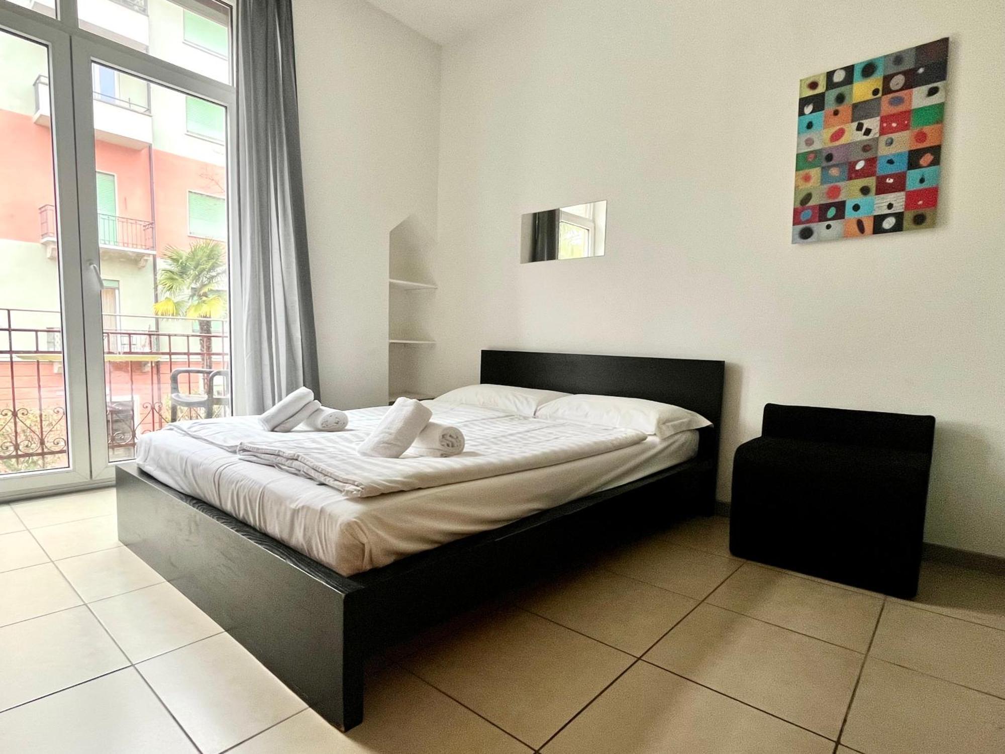 Guesthouse University By Lr - Self Check In Lugano Bagian luar foto