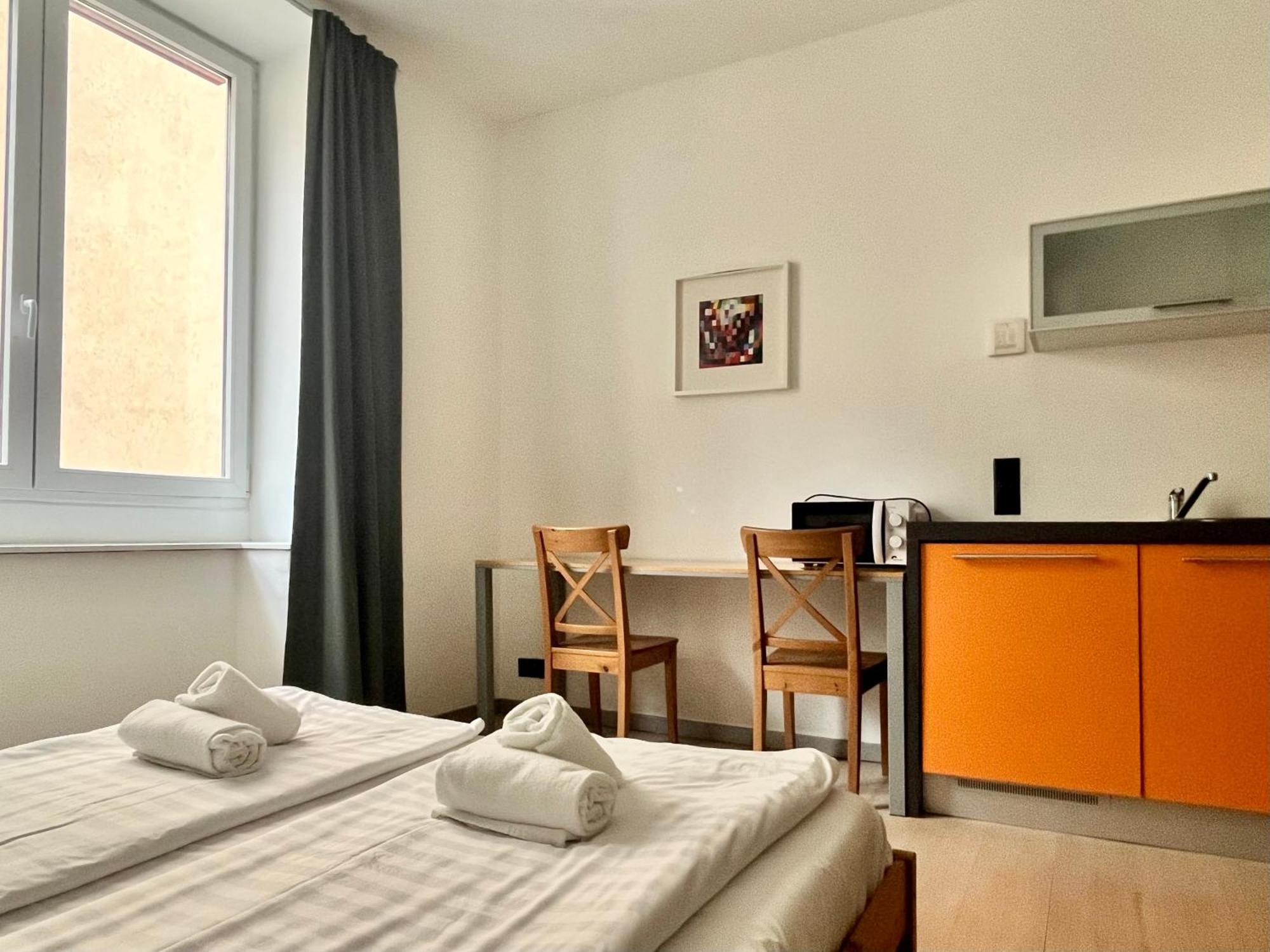 Guesthouse University By Lr - Self Check In Lugano Bagian luar foto