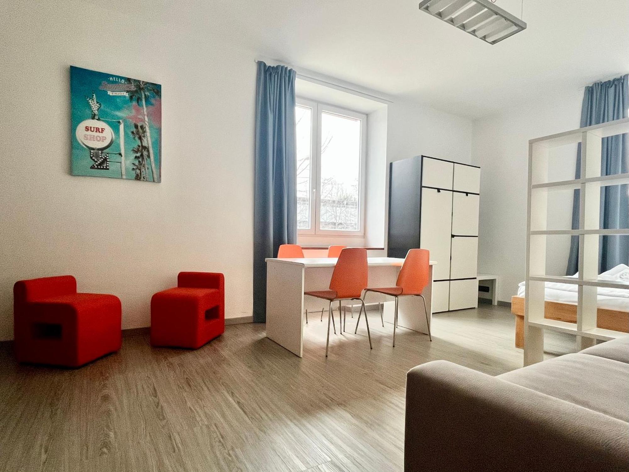 Guesthouse University By Lr - Self Check In Lugano Bagian luar foto