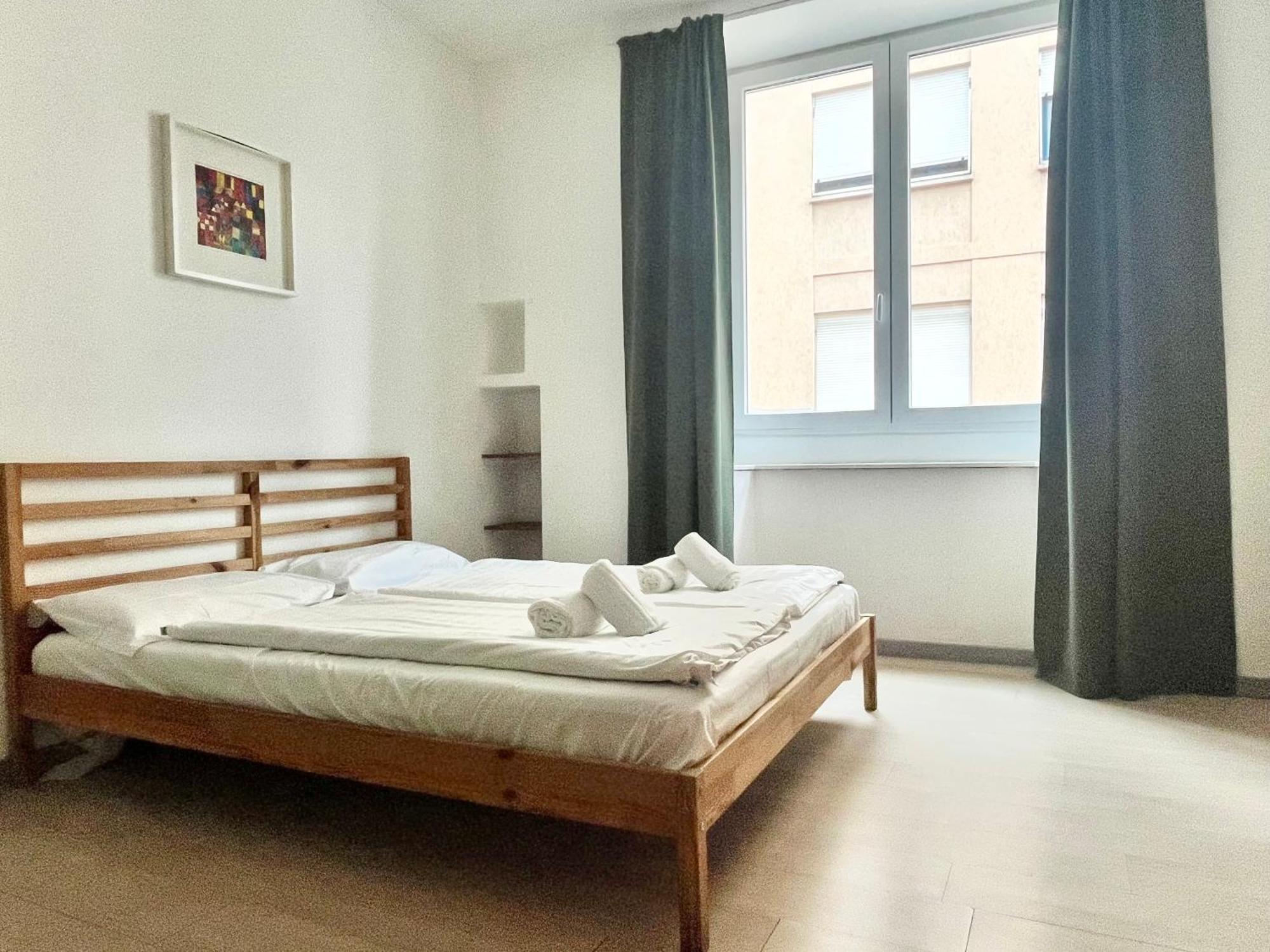 Guesthouse University By Lr - Self Check In Lugano Bagian luar foto